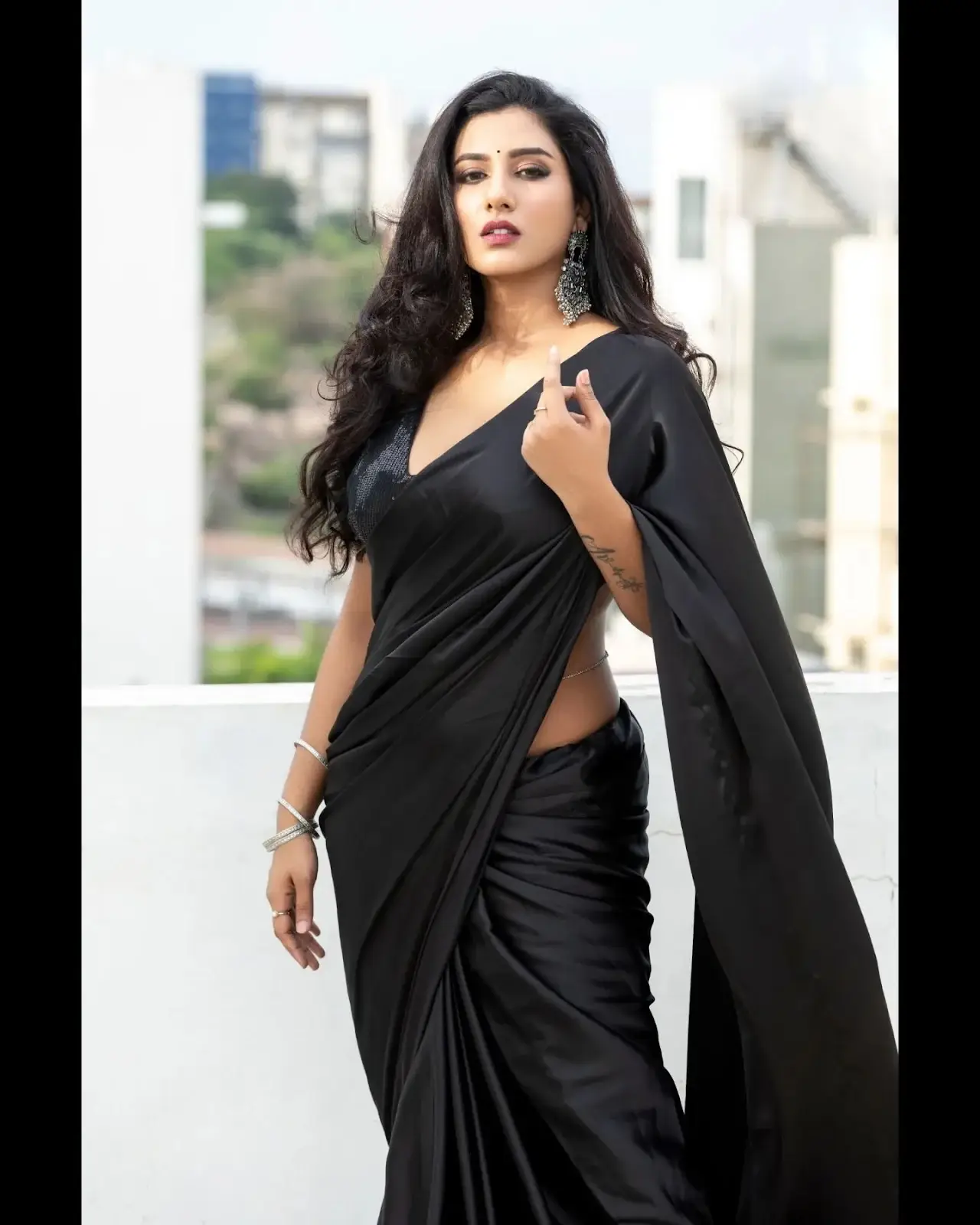 Indian TV Actress Vishnupriya Pillai in Black Saree